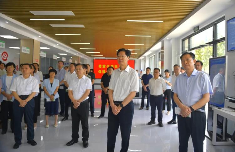 市人大常委會召開建設全過程人民民主實踐站、豐富拓展基層民主實踐形式工作推進會 汪衛東出席并講話